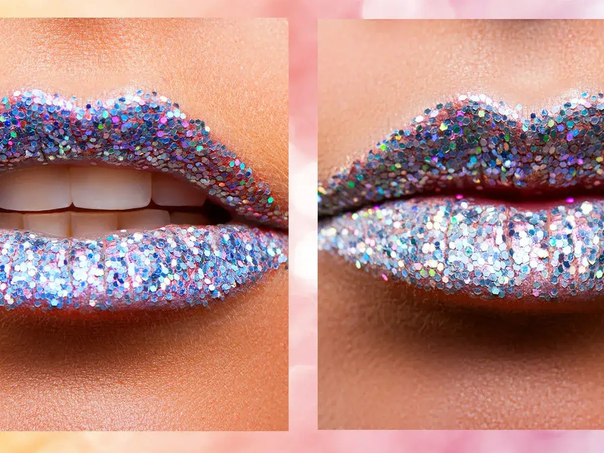 Labbra scintillanti con glitter azzurri e viola, un trucco per Capodanno perfetto per brillare.